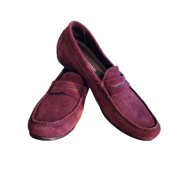 Munro American Ramie burgundy suede loafers - 8 M              U99